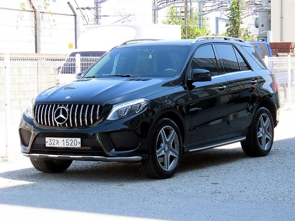Mercedes Benz GLE Class - Vista 2