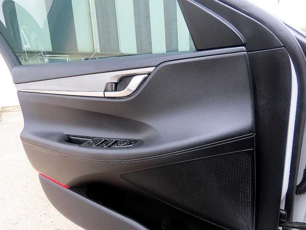 HYUNDAI Grandeur - Vista 11