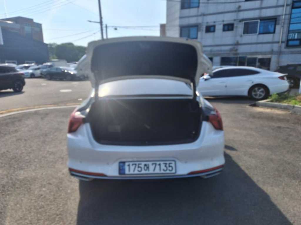 KIA K8 - Vista 4