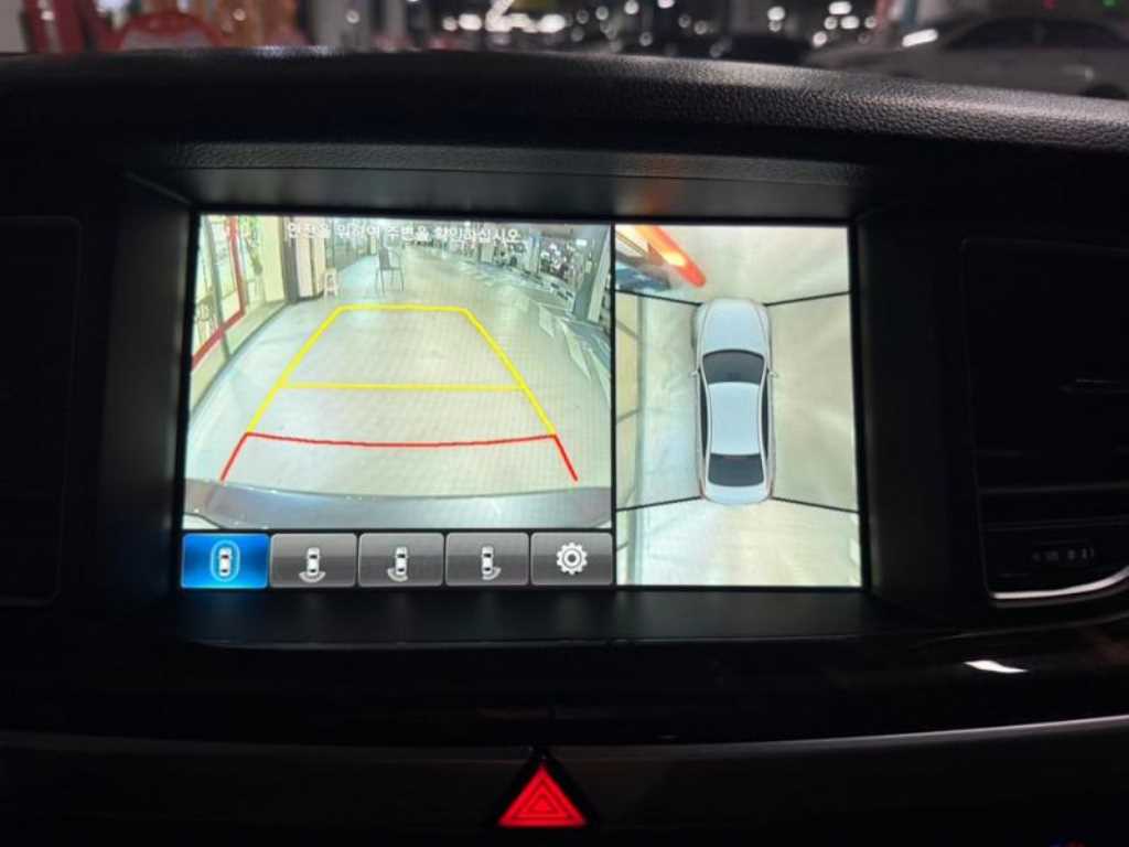 HYUNDAI Genesis - Vista 11