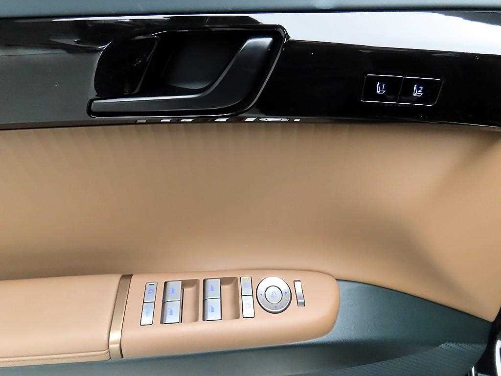HYUNDAI Grandeur - Vista 11