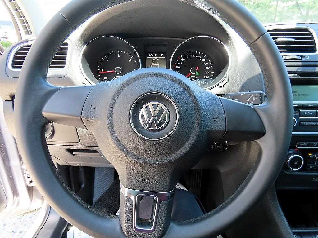 Volkswagen Golf - Vista 8