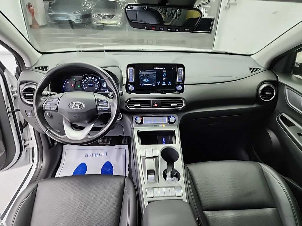 HYUNDAI Kona - Vista 7