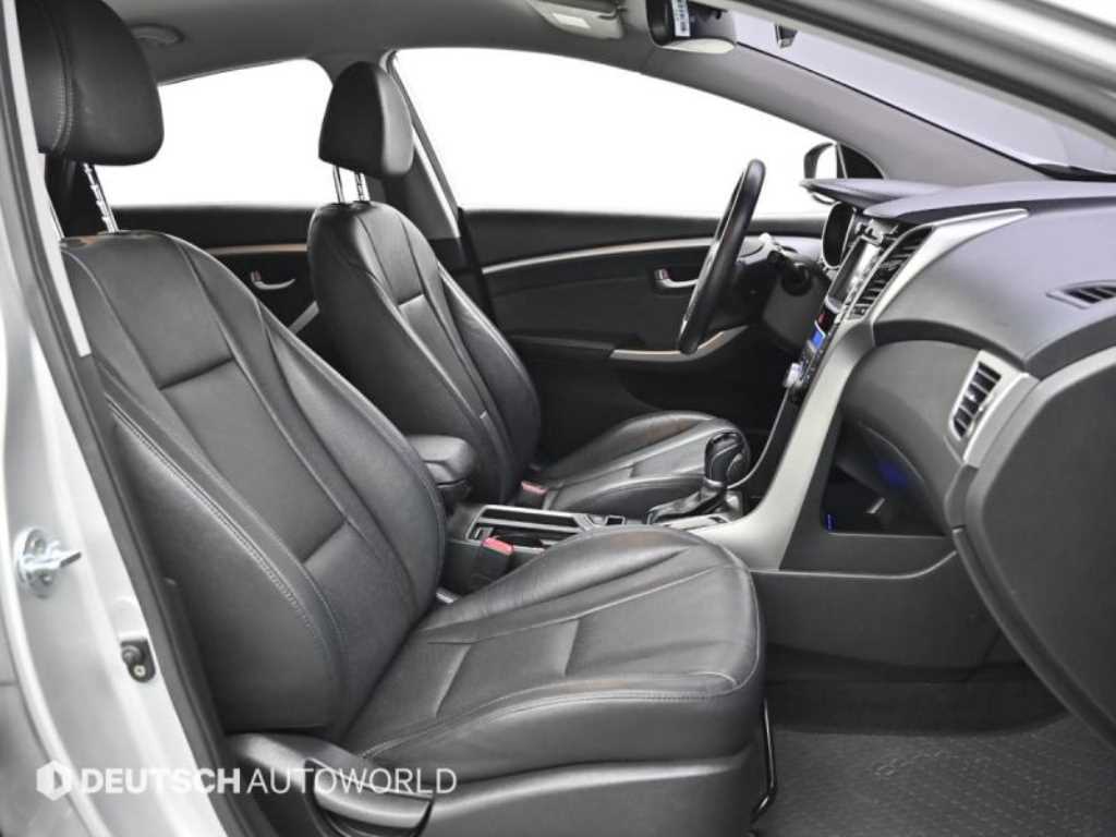 HYUNDAI i30 - Vista 10