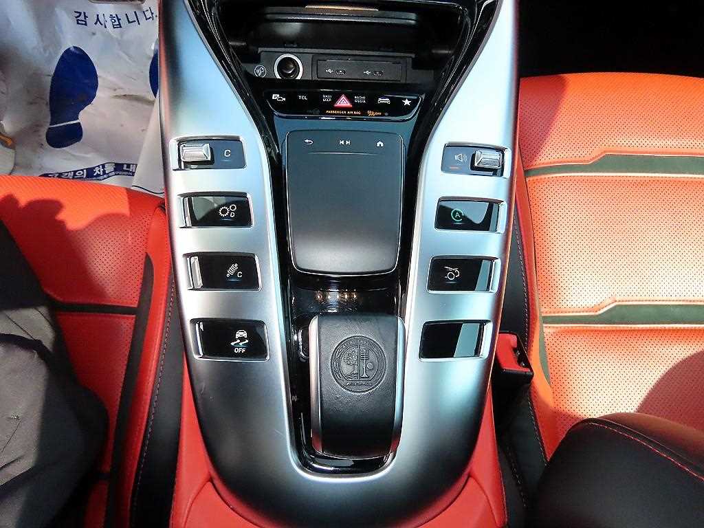 Mercedes Benz AMG GT - Vista 11