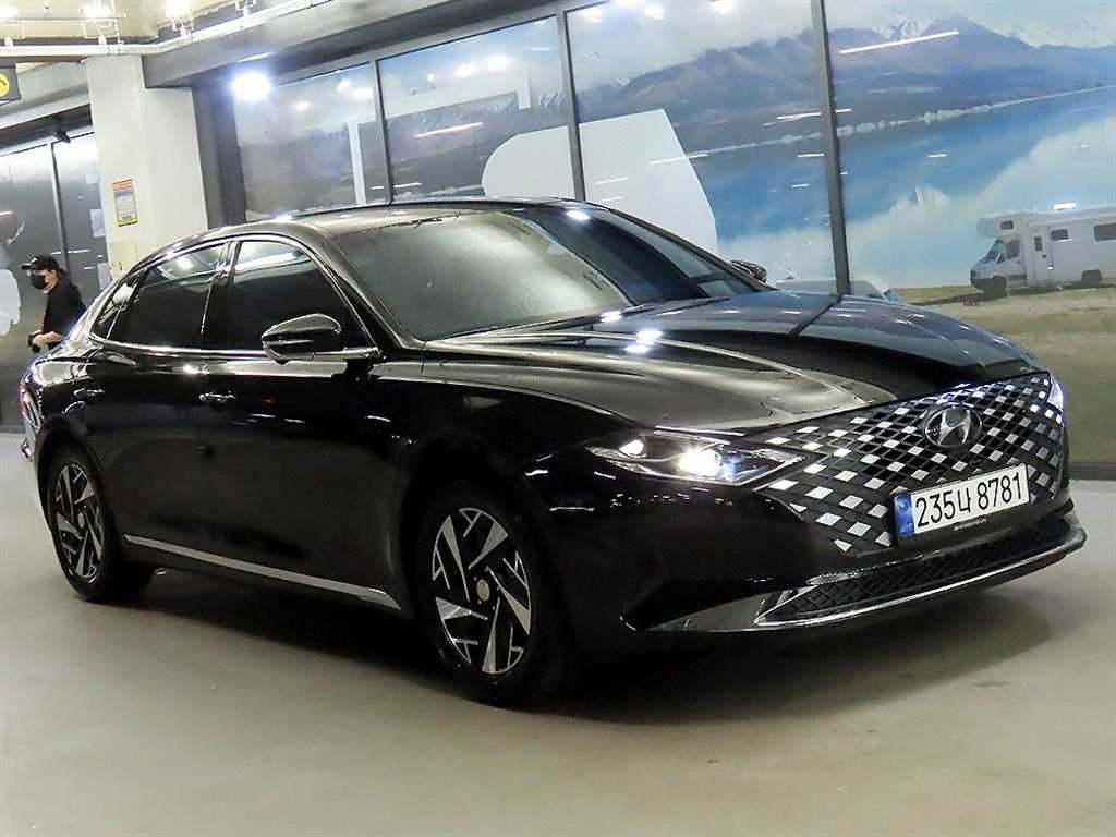 HYUNDAI Grandeur - Vista 2
