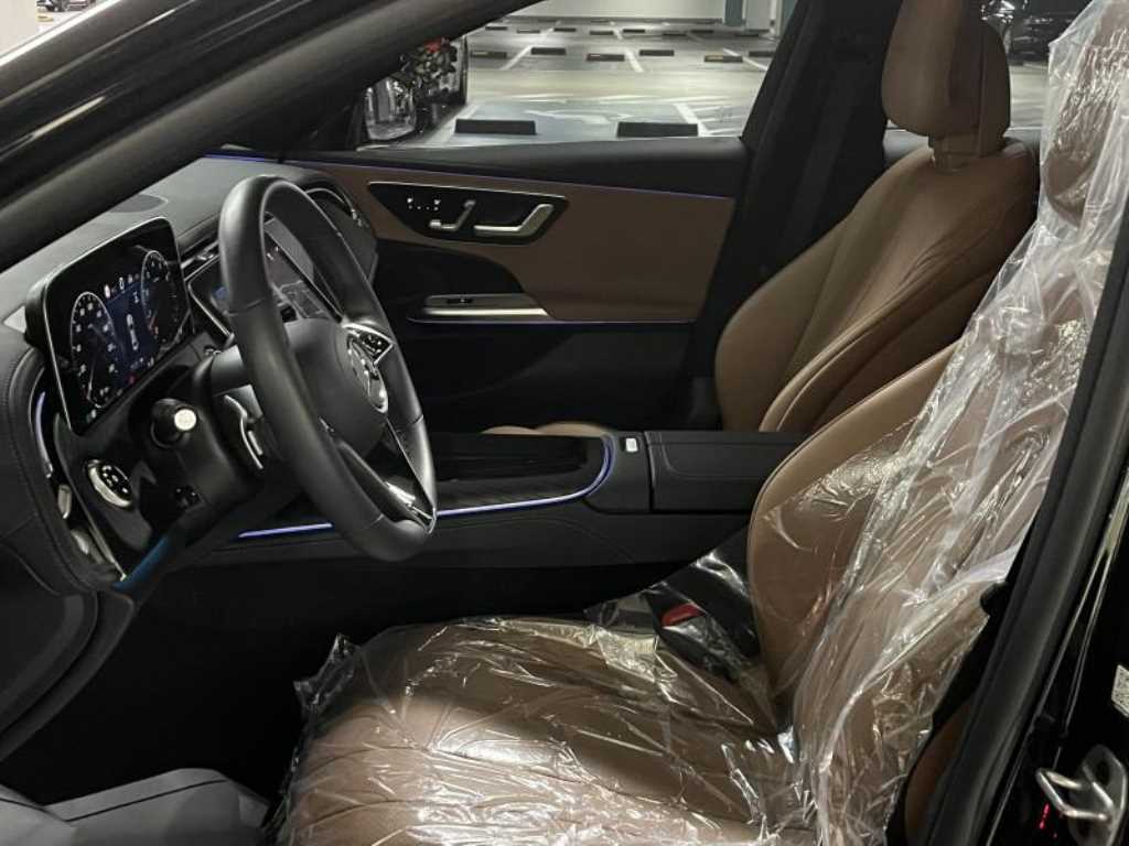 Mercedes Benz E class - Vista 12