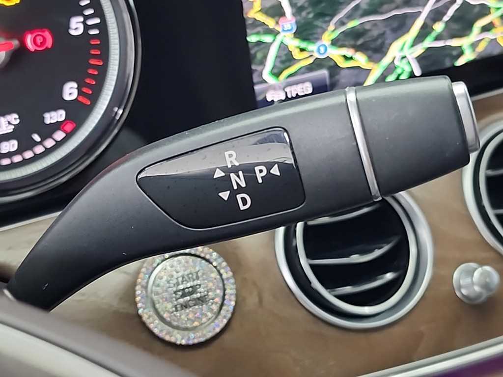 Mercedes Benz E class - Vista 8