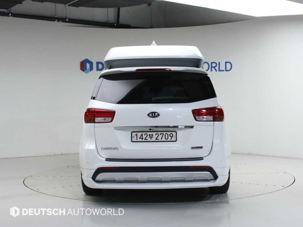 KIA Carnival - Vista 4