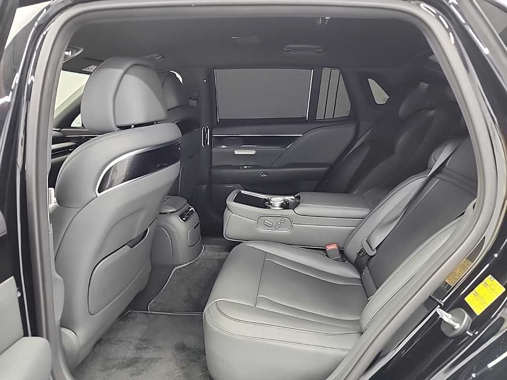 Genesis G90 - Vista 12