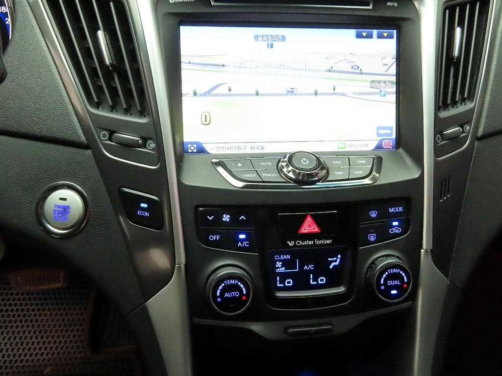 HYUNDAI Sonata - Vista 9