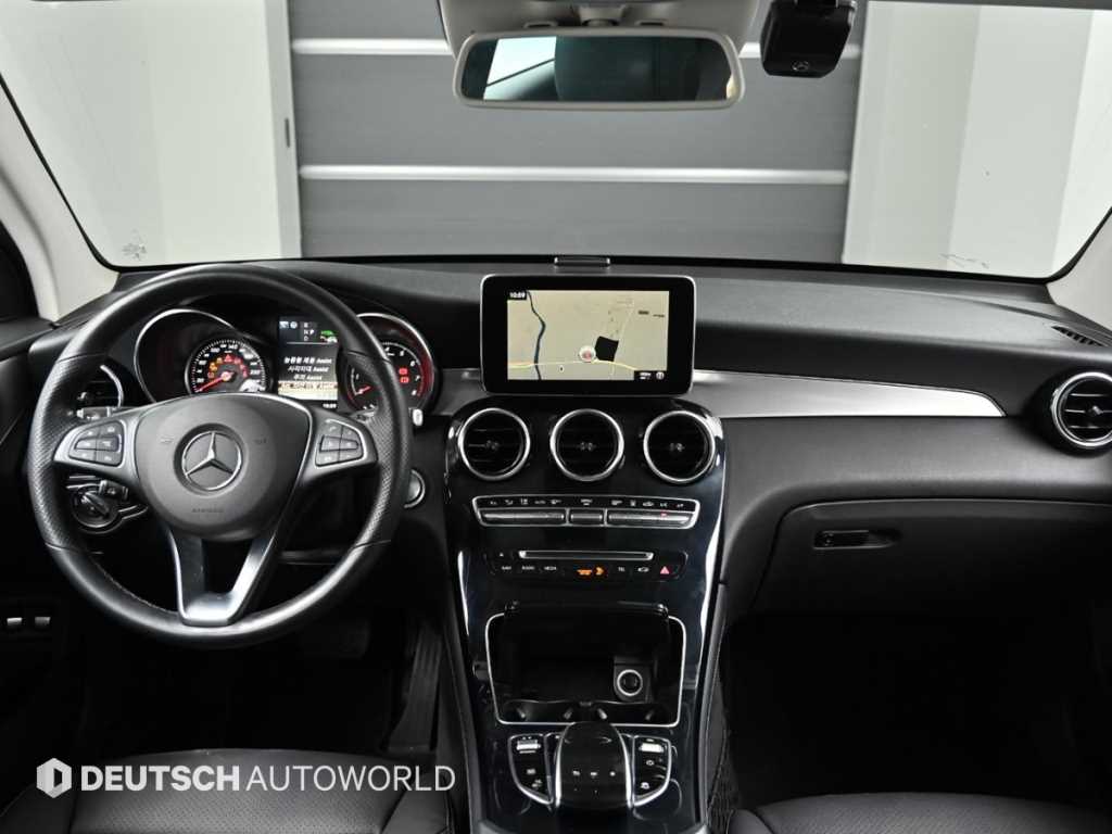 Mercedes Benz GLC Class - Vista 7
