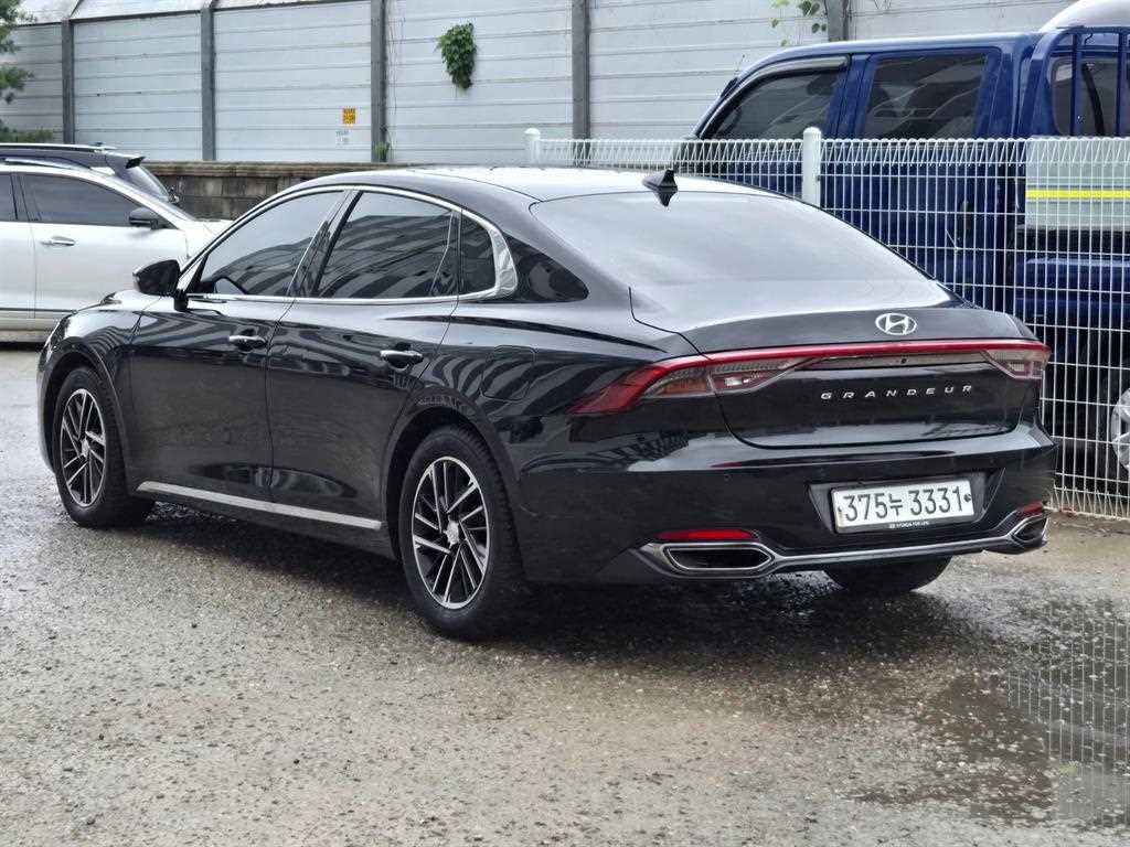 HYUNDAI Grandeur - Vista 3
