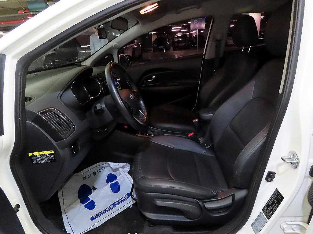 KIA Pride - Vista 6