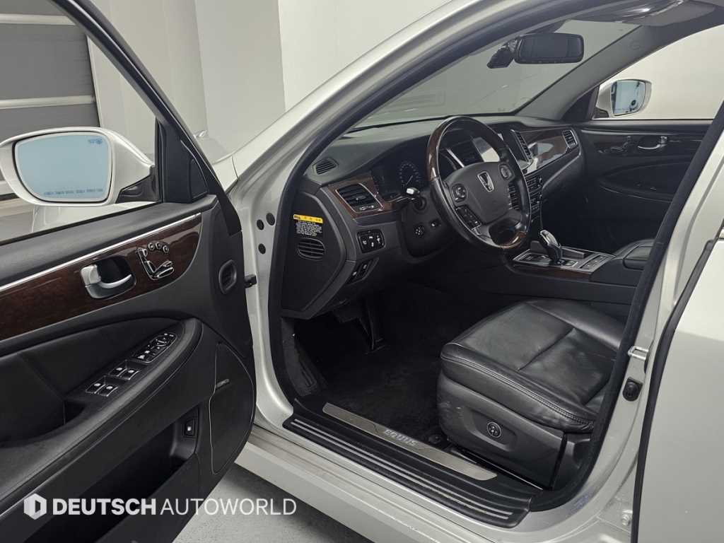 HYUNDAI Equus - Vista 11