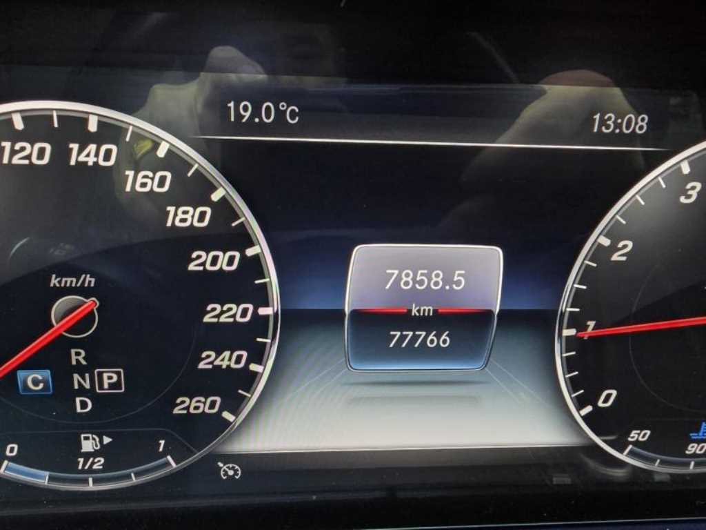 Mercedes Benz E class - Vista 5
