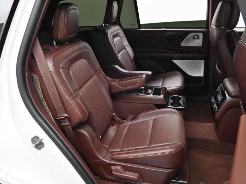 Lincoln Aviator - Vista 4