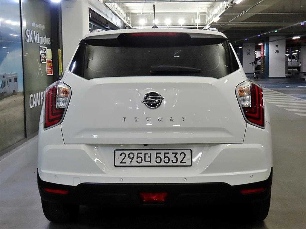 Ssangyong Tivoli - Vista 5