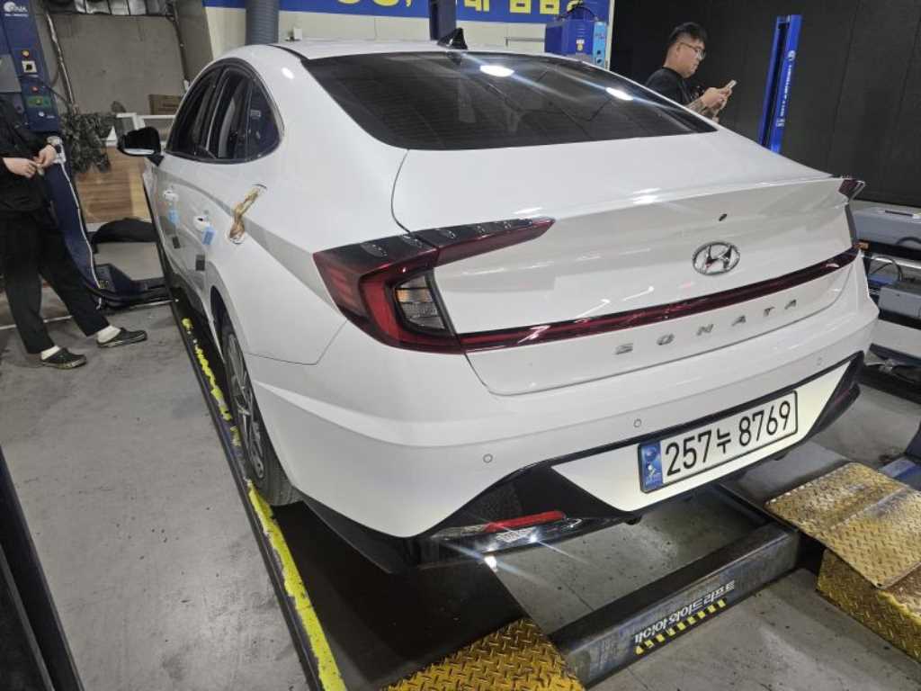 HYUNDAI Sonata - Vista 2