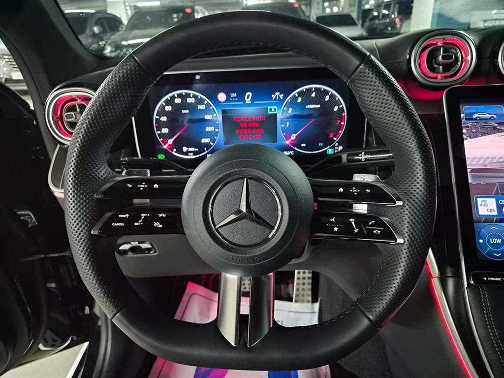 Mercedes Benz GLC Class - Vista 8