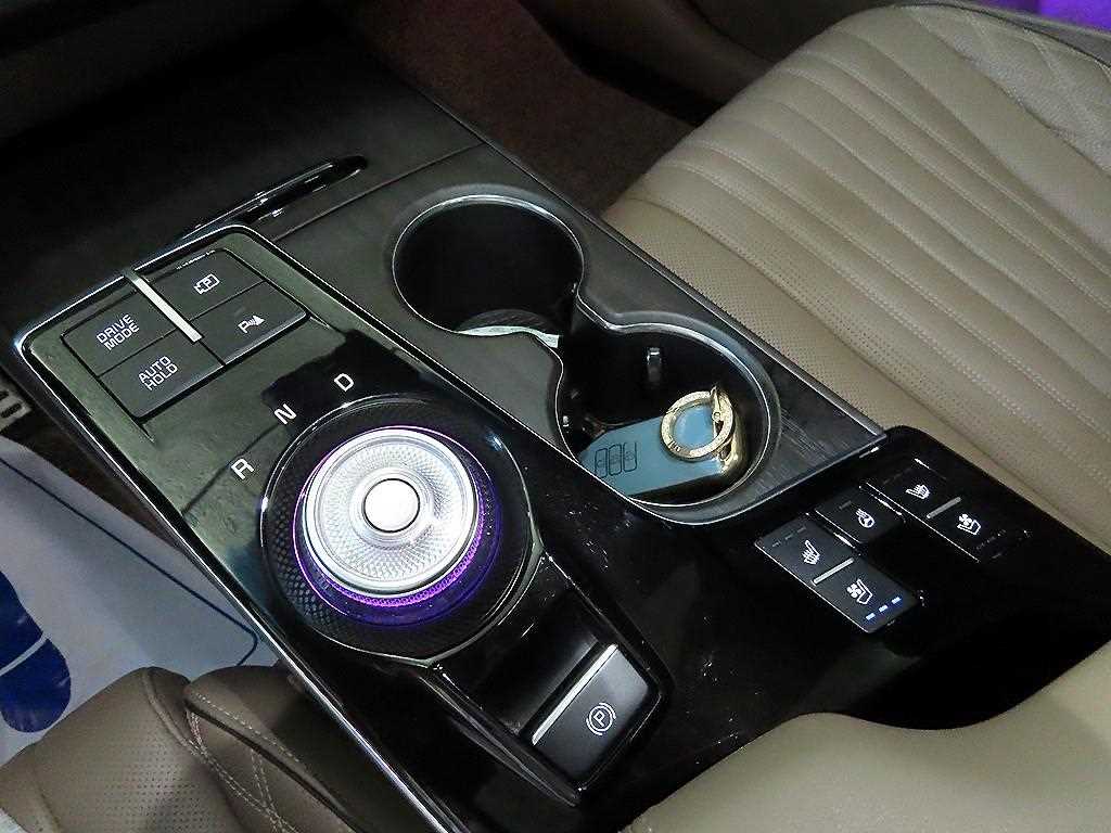 KIA K8 - Vista 12