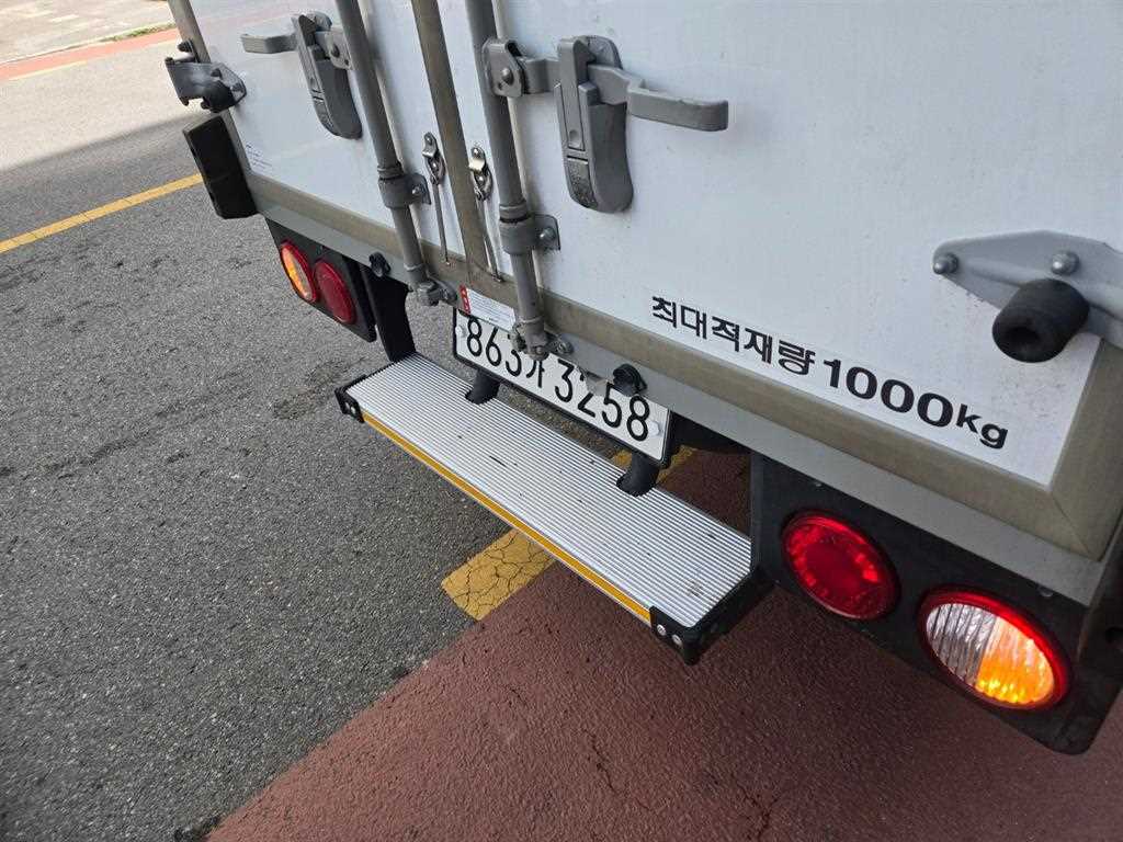 Small Truck Top_Delivery only tower car 2025 Blanco - Importación desde Corea - HF Imports Iquique - Foto 15