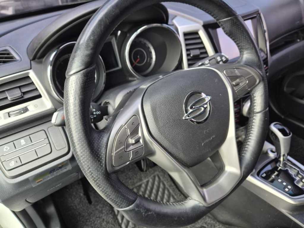 Ssangyong Tivoli - Vista 7