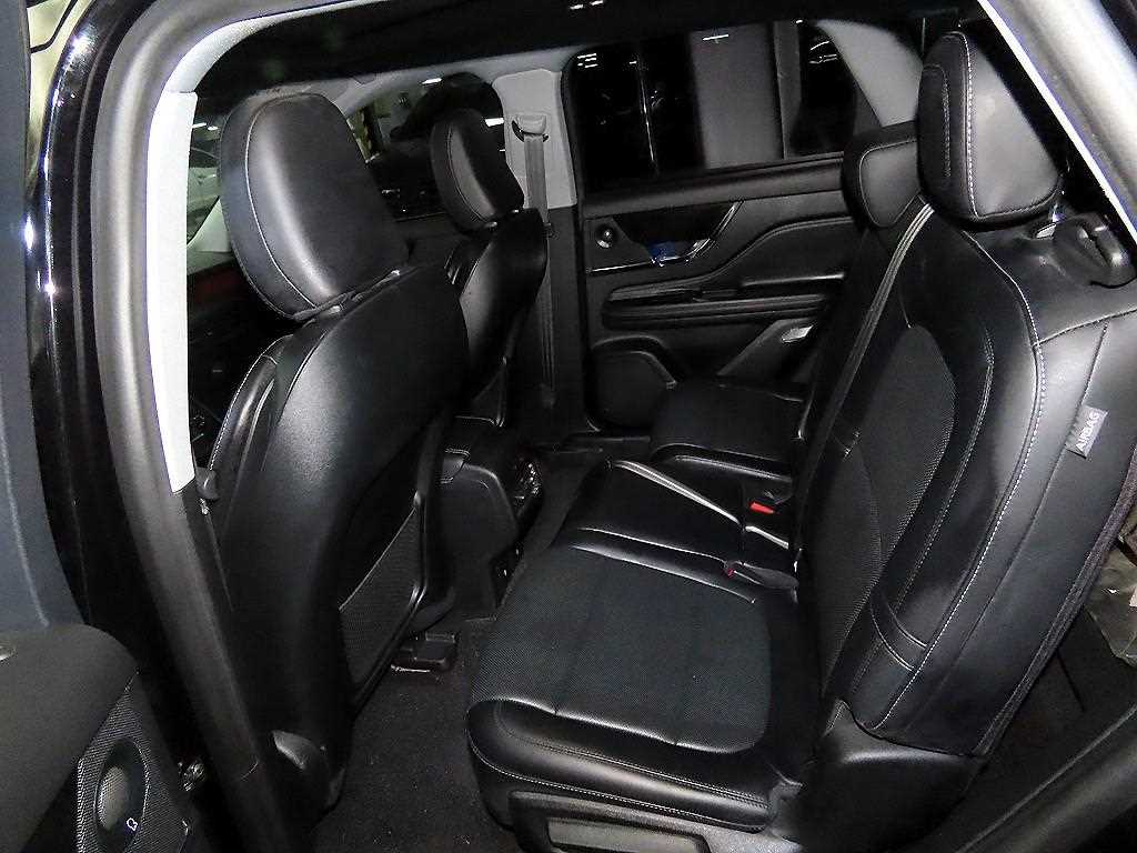 Lincoln Corsair - Vista 7