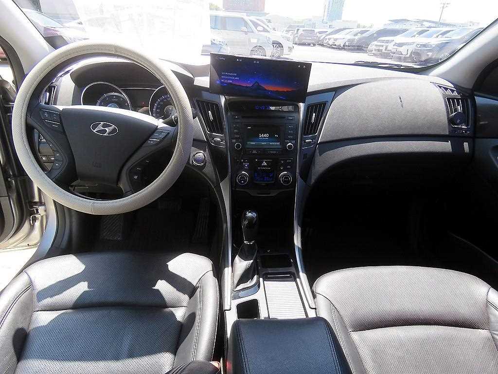 HYUNDAI Sonata - Vista 7