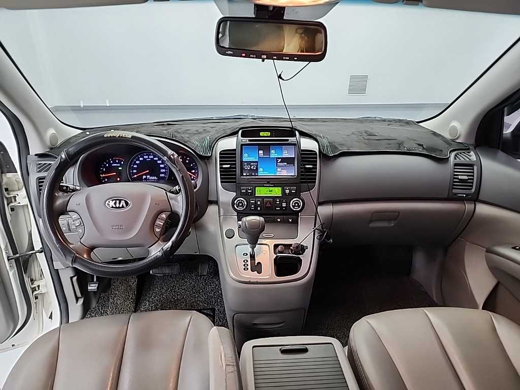 KIA Carnival - Vista 7