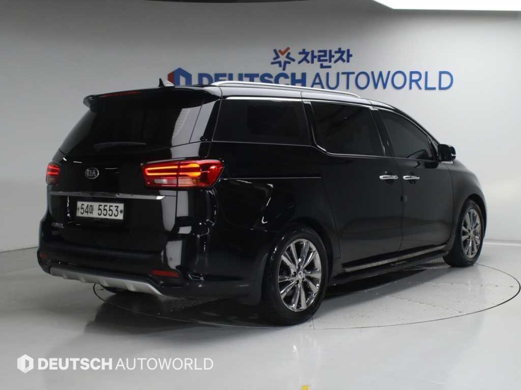KIA Carnival - Vista 2