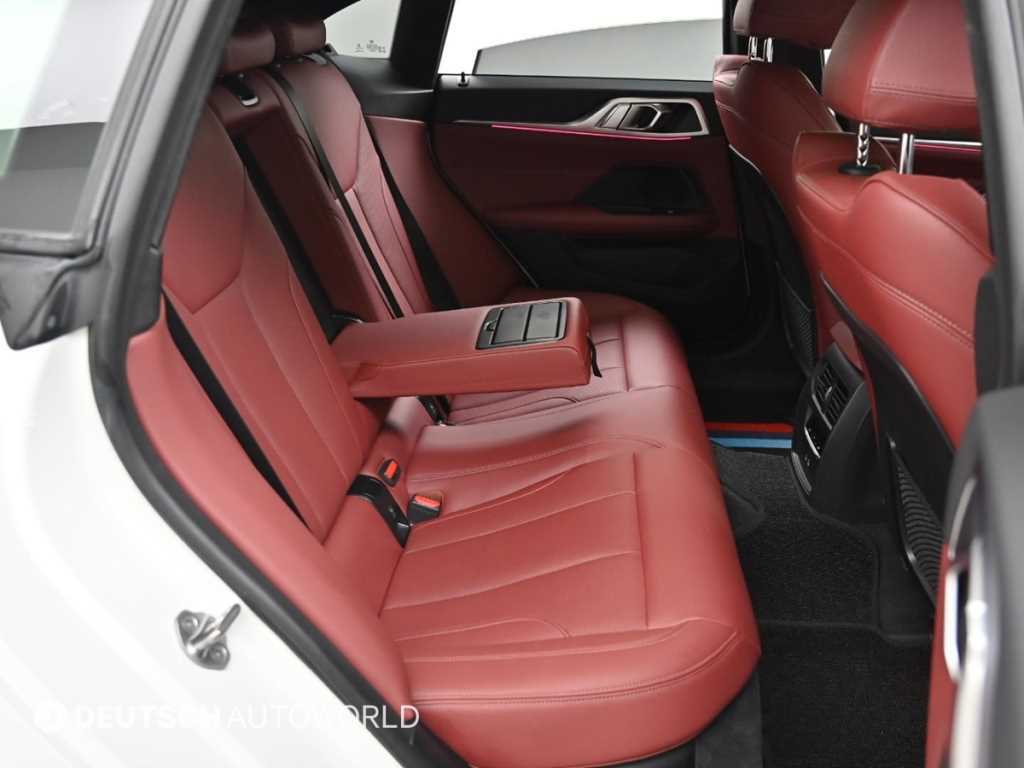 BMW i4 - Vista 12