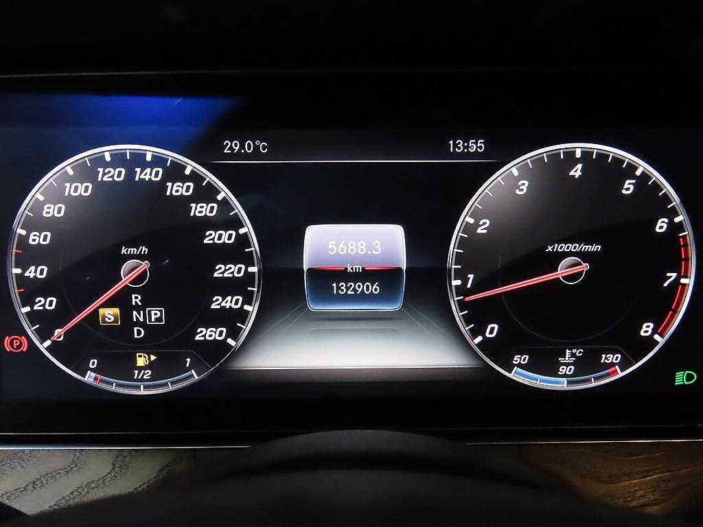Mercedes Benz E class - Vista 9