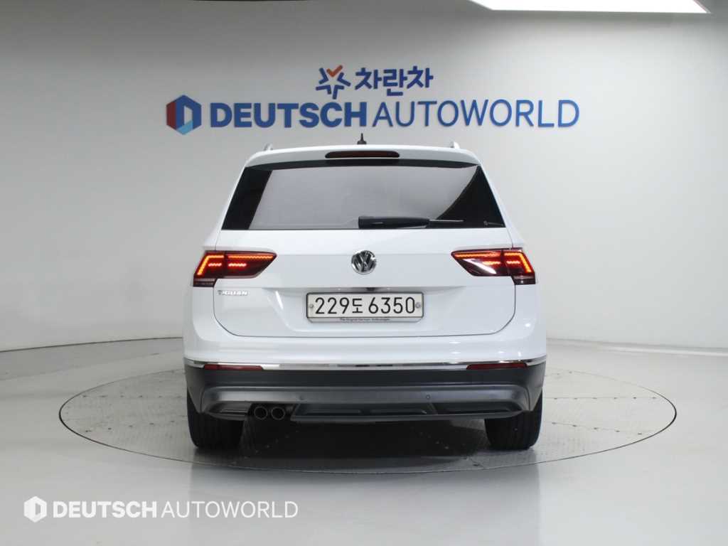 Volkswagen Tiguan - Vista 4