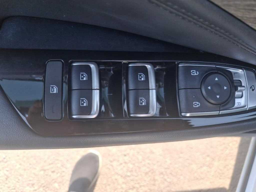 KIA K8 - Vista 7