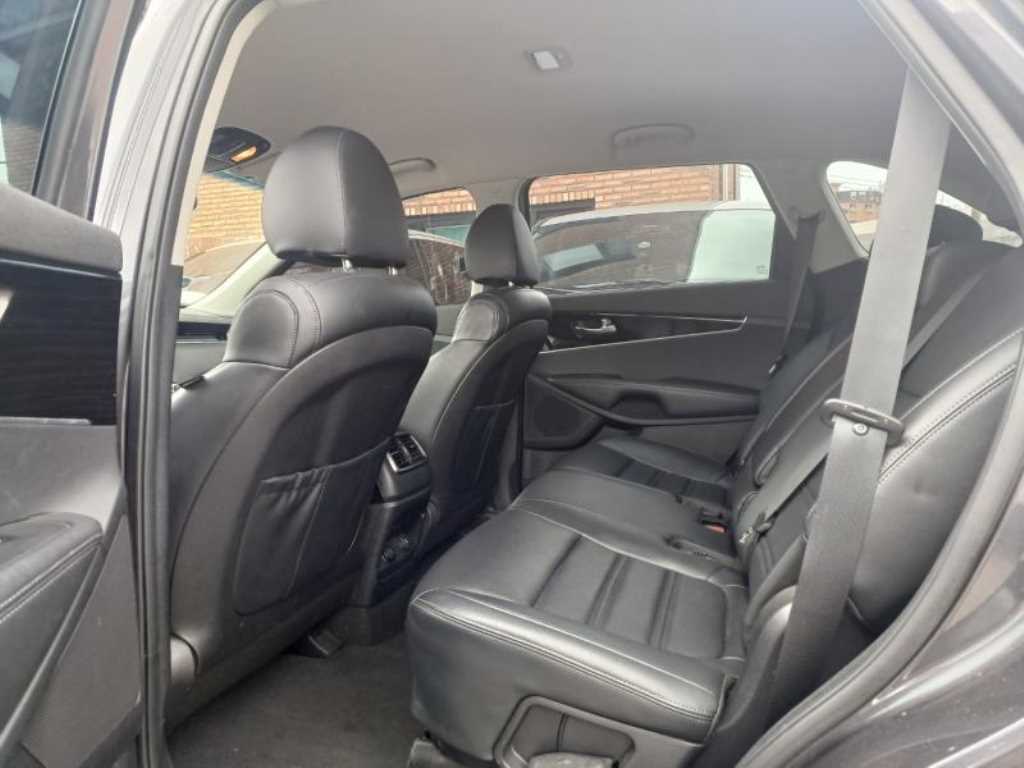 KIA Sorento - Vista 8