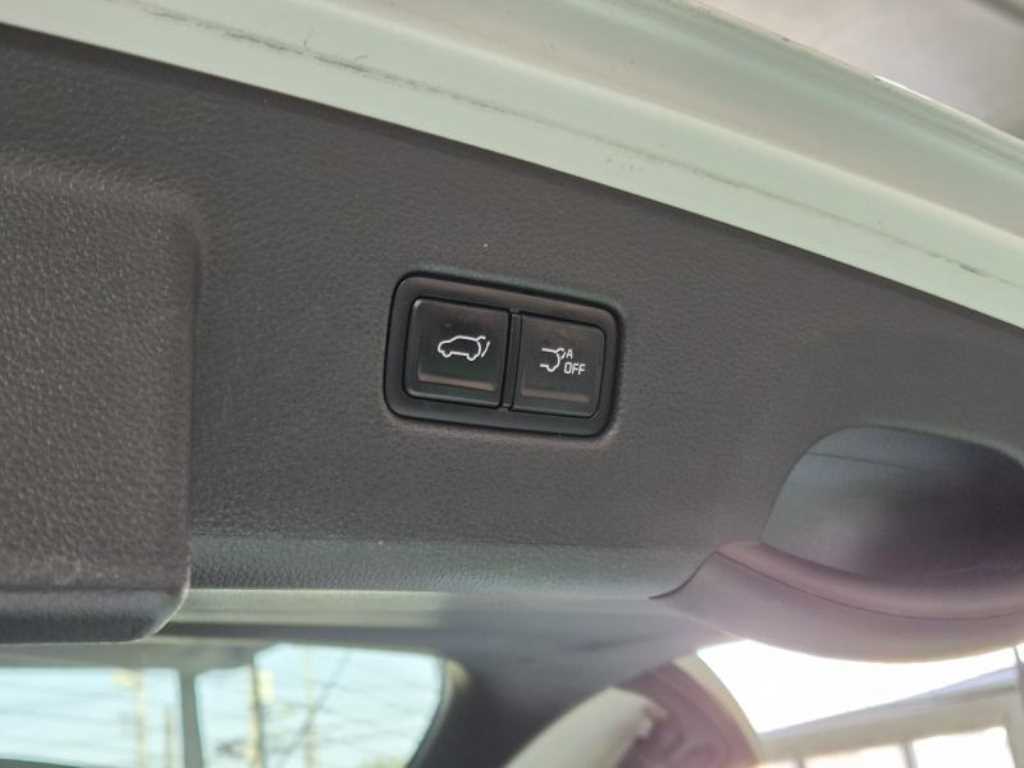 KIA Carnival - Vista 10