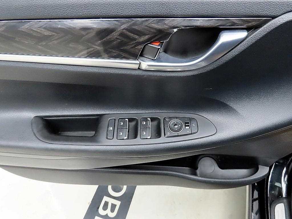 HYUNDAI Grandeur - Vista 11