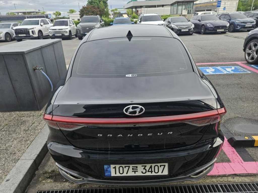 HYUNDAI Grandeur - Vista 4