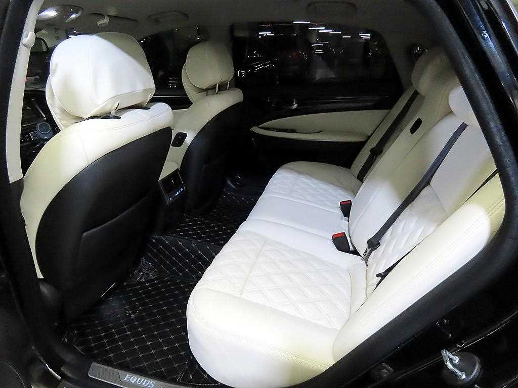 HYUNDAI Equus - Vista 7