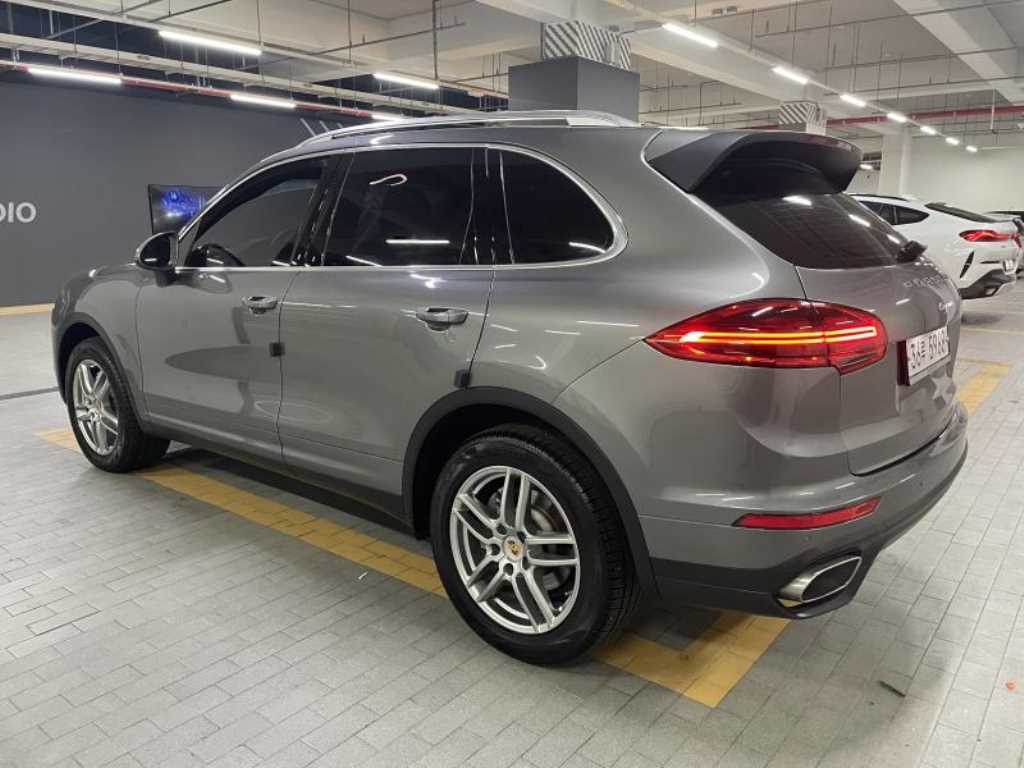Porsche Cayenne - Vista 4