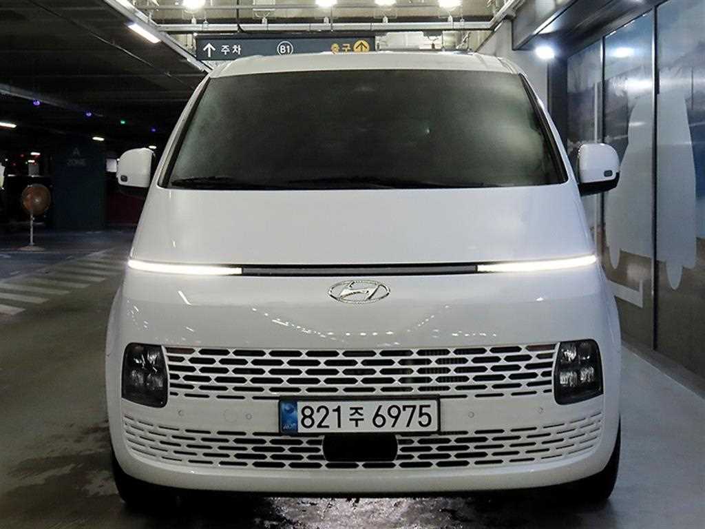 HYUNDAI Staria - Vista 2