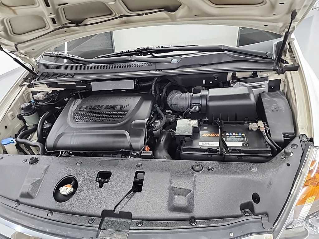 KIA Carnival - Vista 5