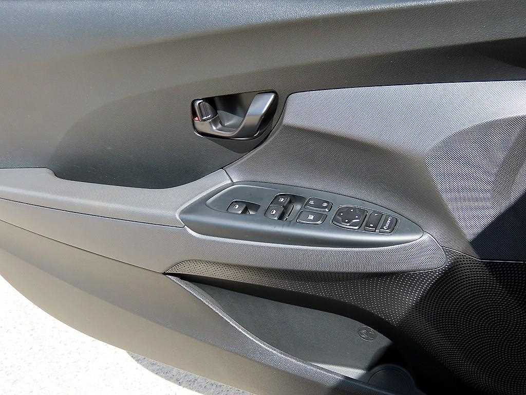 HYUNDAI Veloster - Vista 11