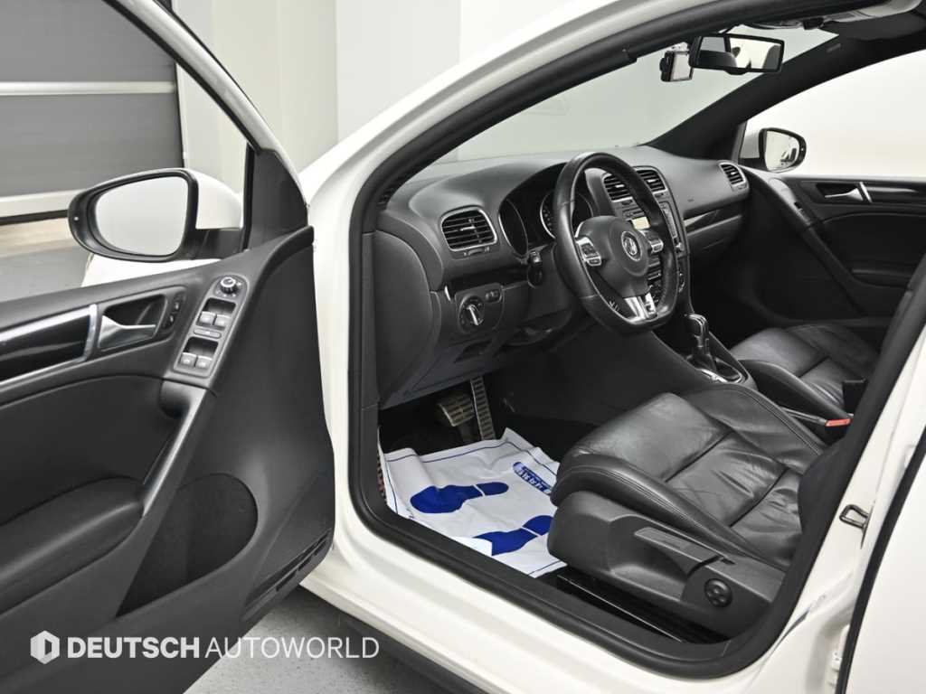 Volkswagen Golf - Vista 11