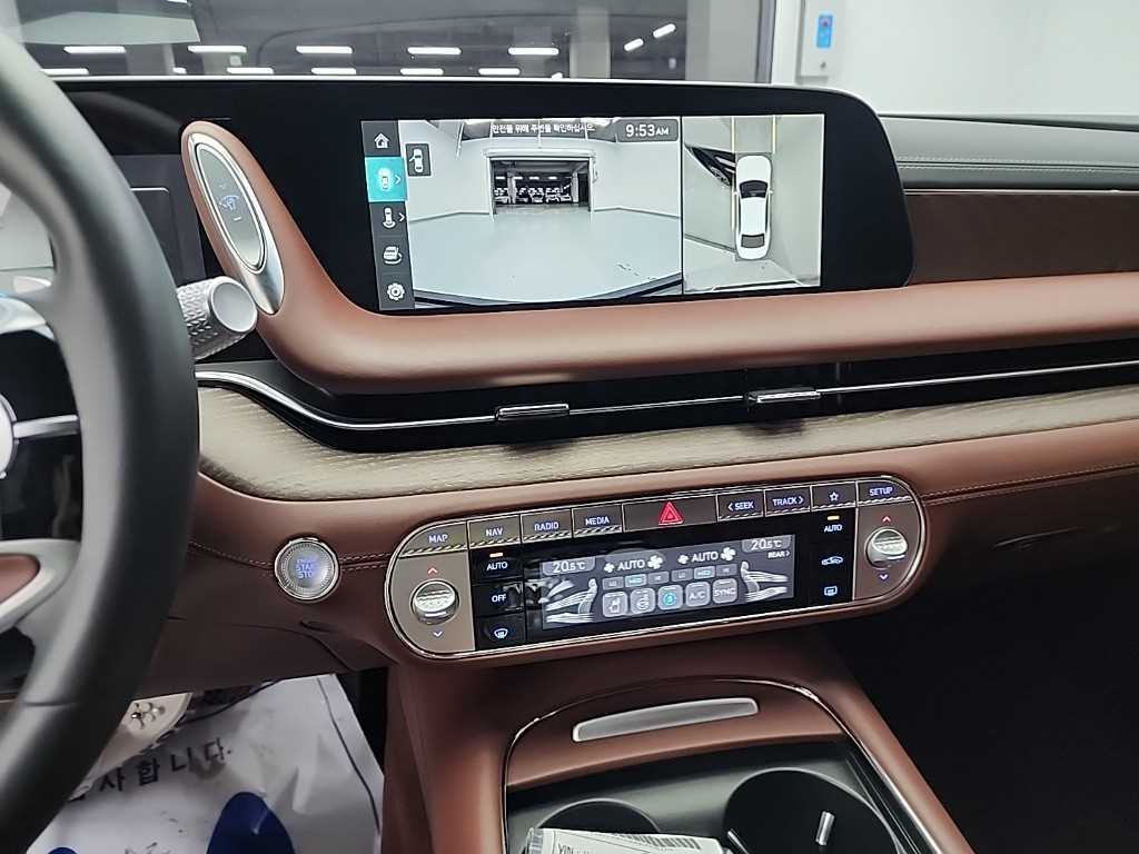 Genesis G90 - Vista 10