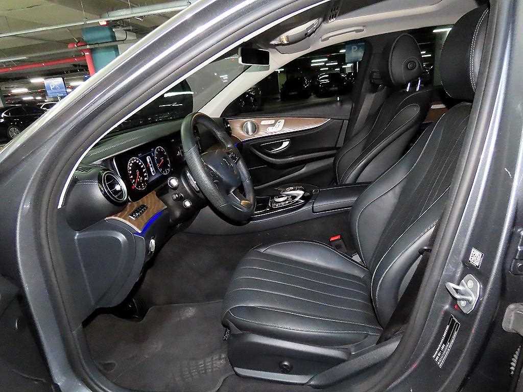 Mercedes Benz E class - Vista 6