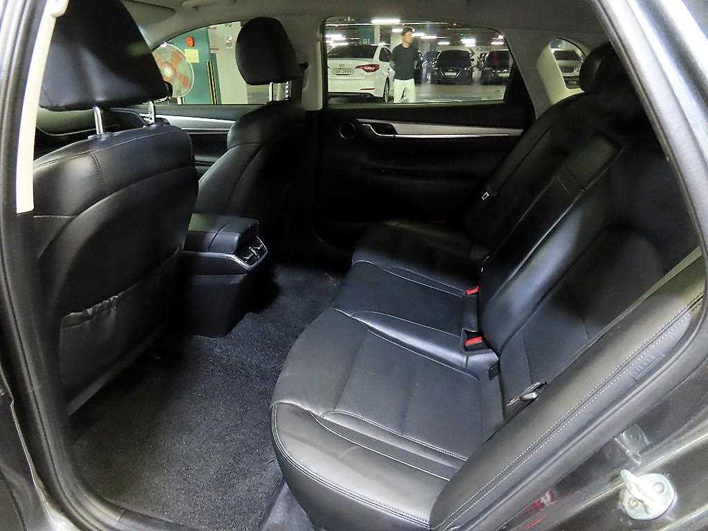 HYUNDAI Grandeur - Vista 7