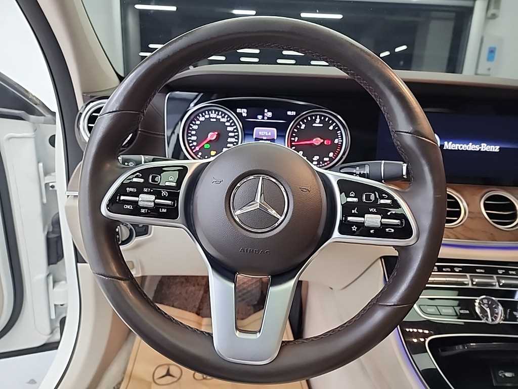 Mercedes Benz E class - Vista 9