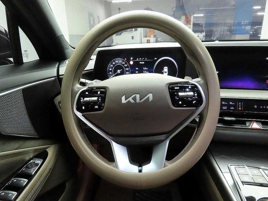 KIA K8 - Vista 7